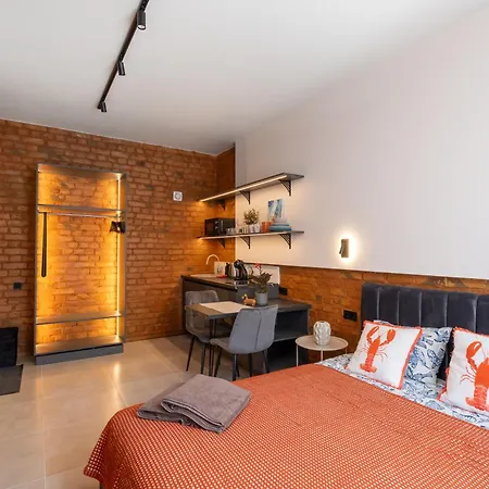 The Hidden Gem - 4 Smart And Quiet Block Appartement
