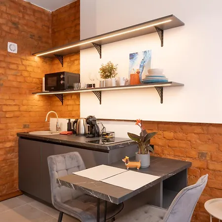 The Hidden Gem - 4 Smart And Quiet Block Appartement *