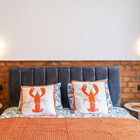 The Hidden Gem - 4 Smart And Quiet Block Appartement
