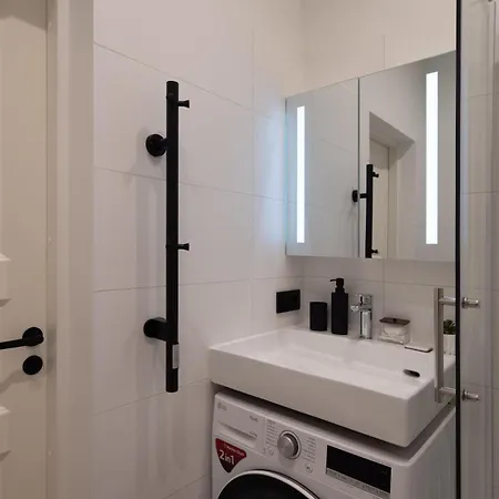 The Hidden Gem - 4 Smart And Quiet Block Appartement