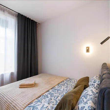 The Hidden Gem - 4 Smart And Quiet Block Appartement